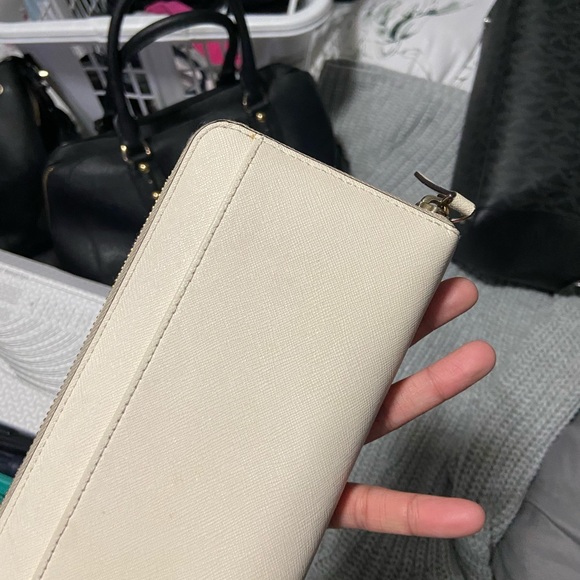 Beautiful AUTHENTIC Kate Spade Wallet - Picture 5 of 8